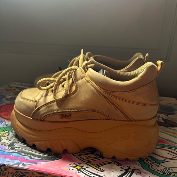 Buffalo London Chunky Yellow Platform Sneakers - Picture 2 of 4